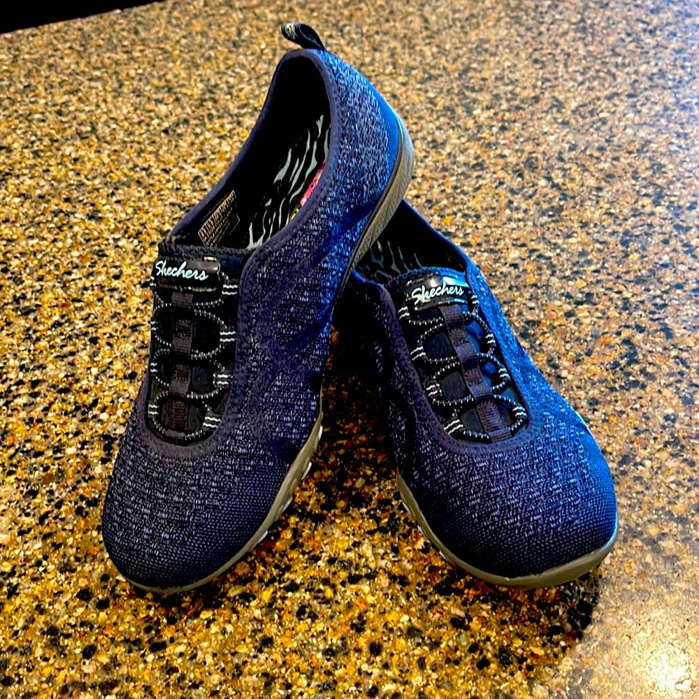 SKECHERS RELAXED FIT MEMORY FOAM SLIP ON FASHION SNEAKERS